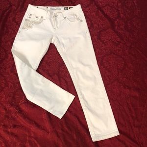 Miss Me sz 25 cropped skinny jeans, embellished 4on all 4 pockets in Snow White!